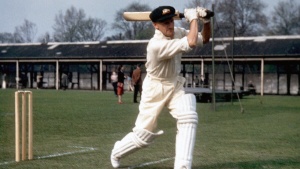 Don Bradman's iconic baggy green fetches whopping 438,500 Australian dollars