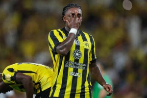 Bergwijn Shines as Al-Ittihad Overcomes Benzema Absence, Downs Al-Fateh 4-2