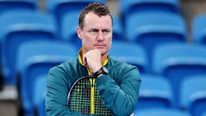 Lleyton Hewitt to contest ban over clash with anti-doping official