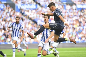 Kylian Mbappe and Arda Guler Shine as 10-Man Real Madrid Edge Past Real Sociedad to Claim La Liga Lead